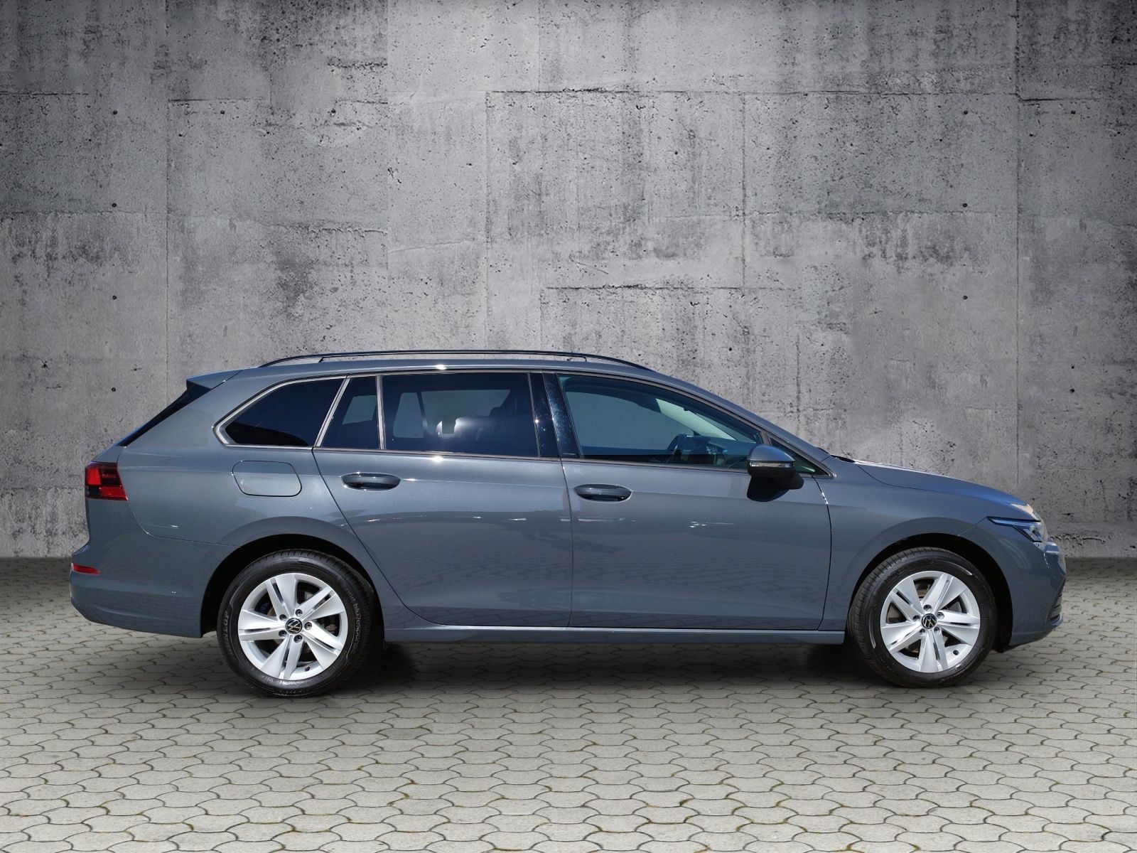 Volkswagen Golf VIII Variant Life 2.0 TDI DSG - Samsaru's Car Outlet
