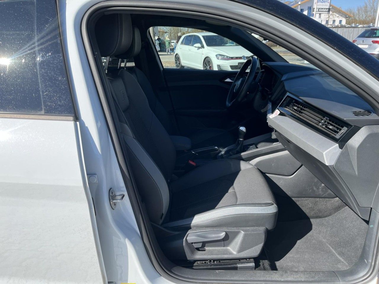Audi A1 Sportback 1,0 TFSI S-Line Advanced - Samsaru's Car Outlet