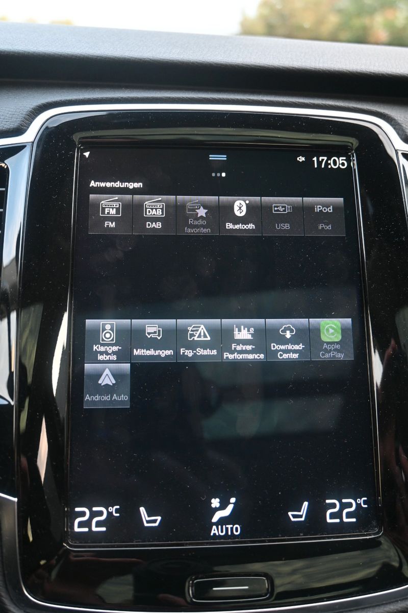 Volvo XC90 Inscription PHEV AWD - Samsaru's Car Outlet