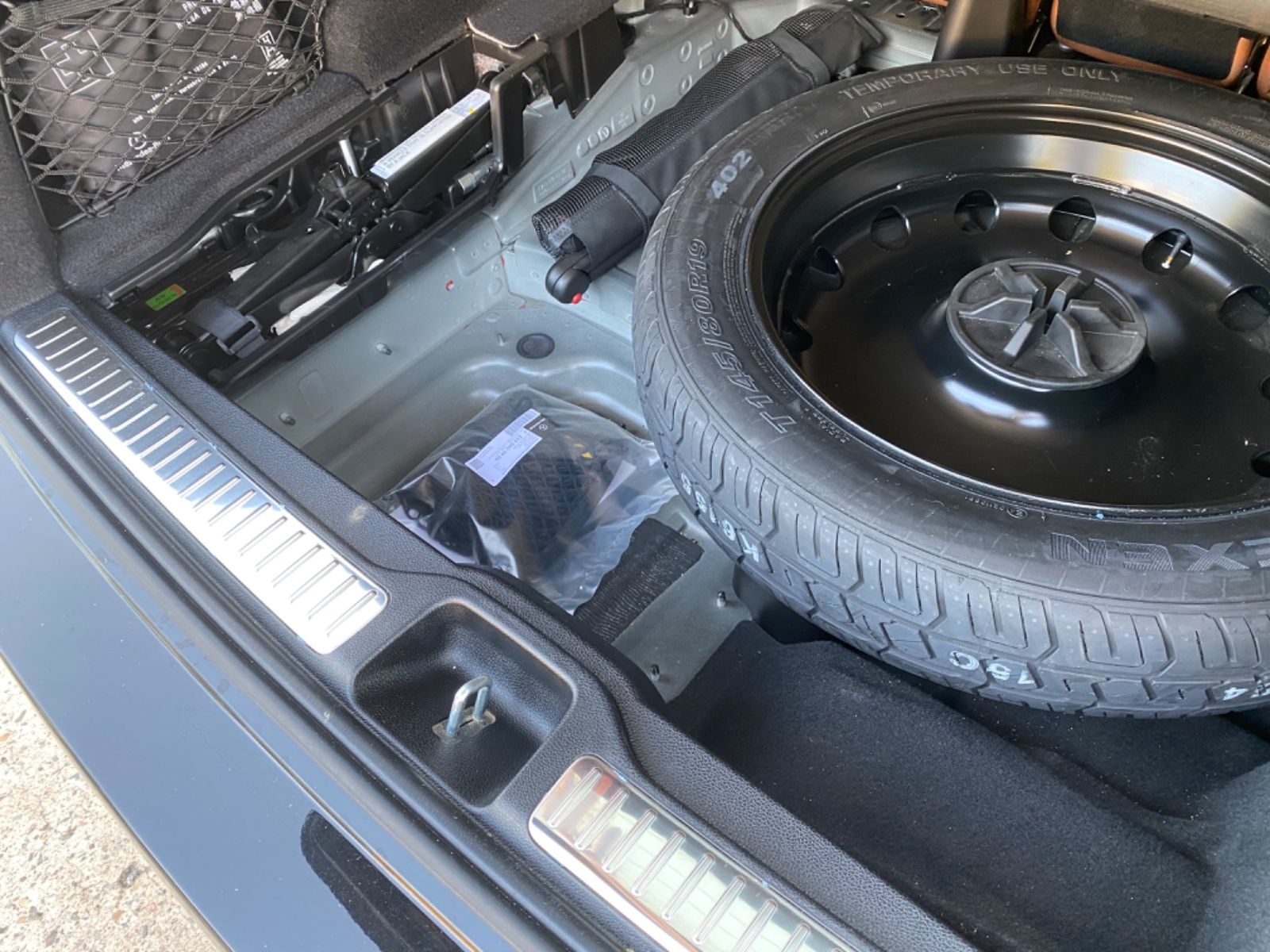 Mercedes-Benz GLC400d AMG 4M Airmatic_Panora_KeylessEntry_360°