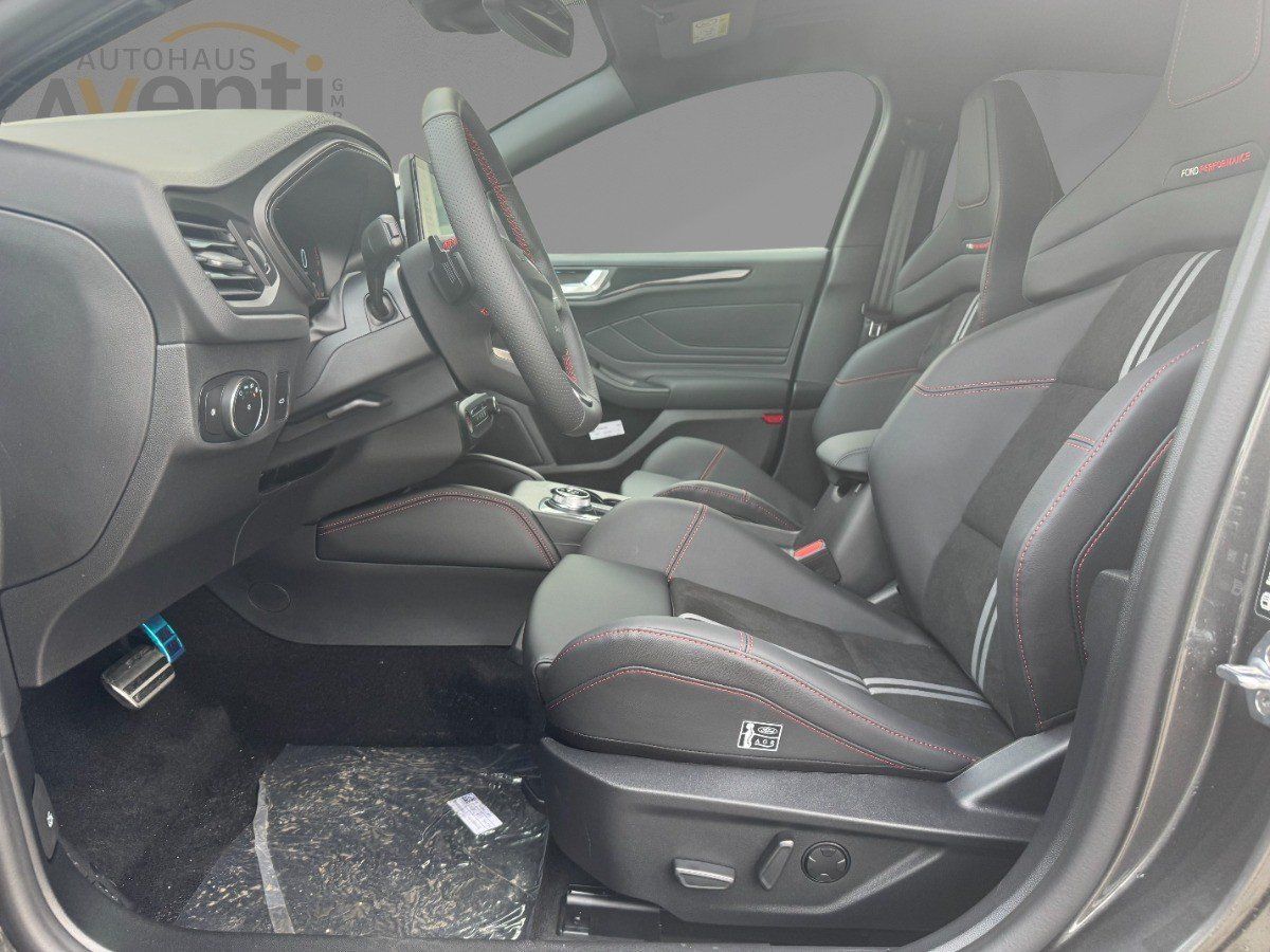 Ford Focus Turnier ST X *LED*Navi*Fahrer-Assistenzpak