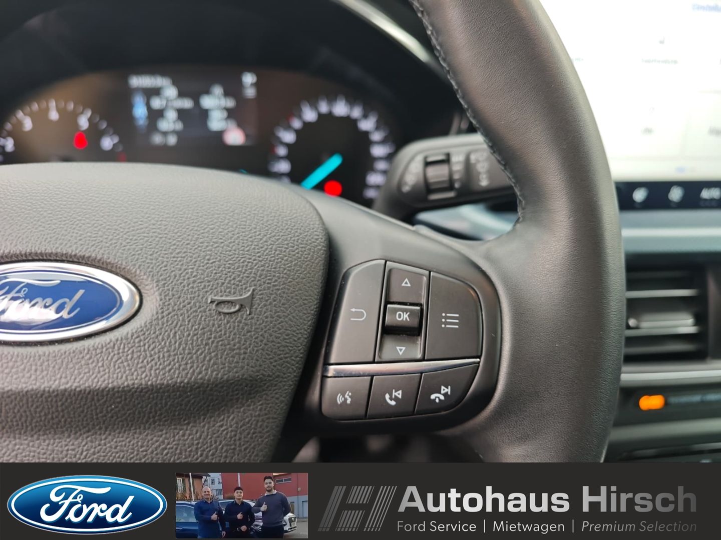 Ford Focus Turnier Active Navi LED ACC Apple CarPlay