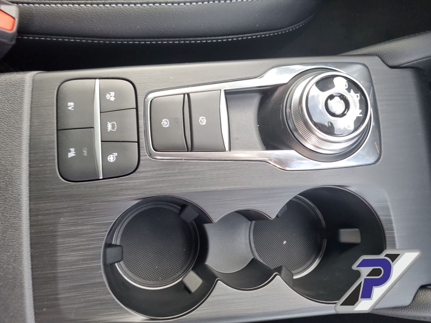 Ford Kuga Plug-In Hybrid Titanium X - Samsaru's Car Outlet