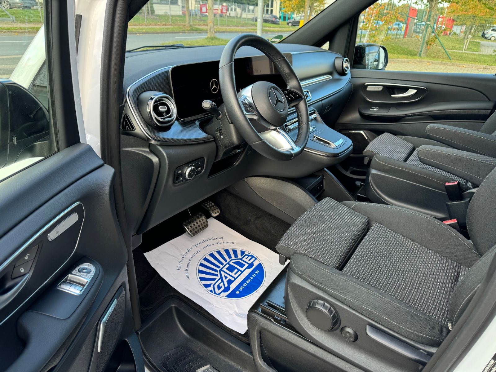 Mercedes-Benz V300d AMG - Samsaru's Car Outlet