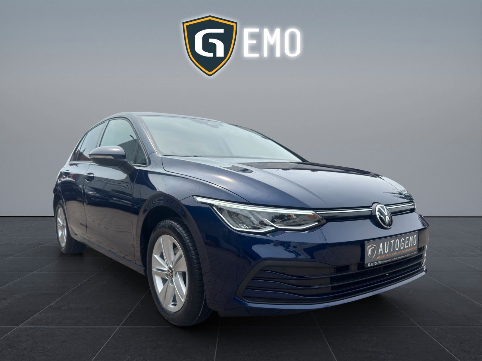 Volkswagen Golf VIII Life eTSI - Samsaru's Car Outlet