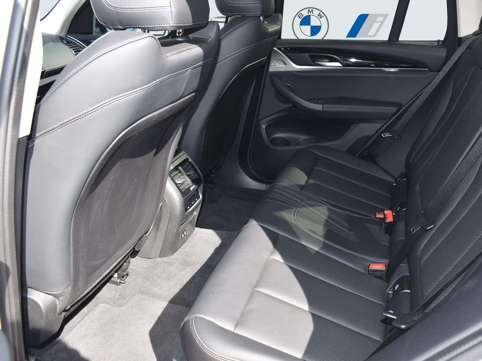 BMW X3 xDrive30e DAB LED WLAN Parkassistent AHK Shz