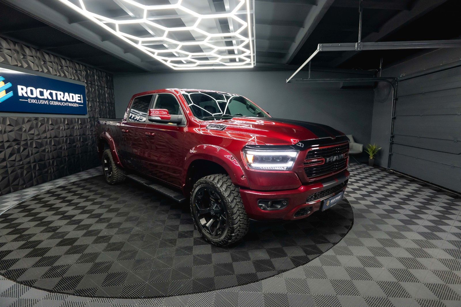Dodge RAM 5.7 V8 HEMI 4x4 OFFROAD Night-Paket *LED*19%