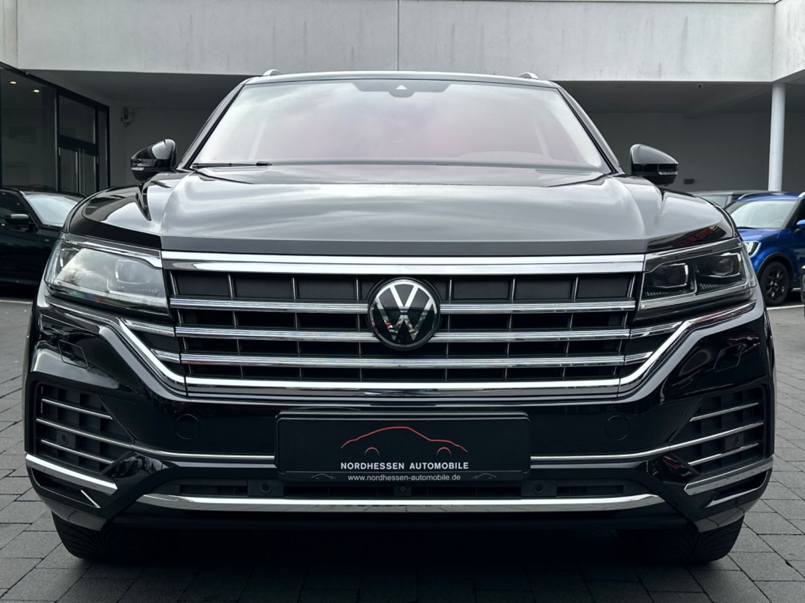 Volkswagen Touareg 3.0 TDI 4M Elegance - Samsaru's Car Outlet