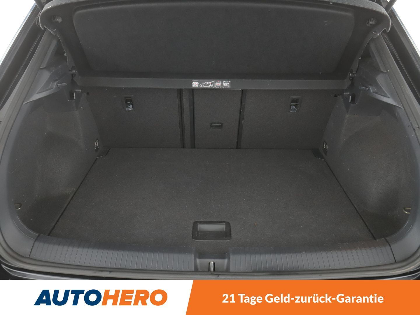 Volkswagen T-Roc 1.5 TSI ACT Sport - Samsaru's Car Outlet
