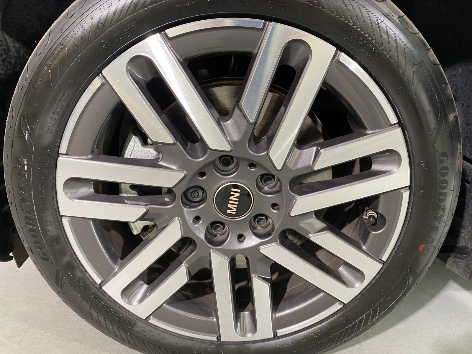MINI Cooper SE - Samsaru's Car Outlet