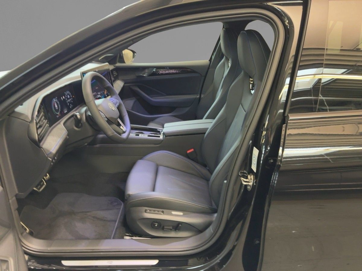 Volkswagen Passat Variant 1.5 eHybrid R-Line AHZV SIGNATURE