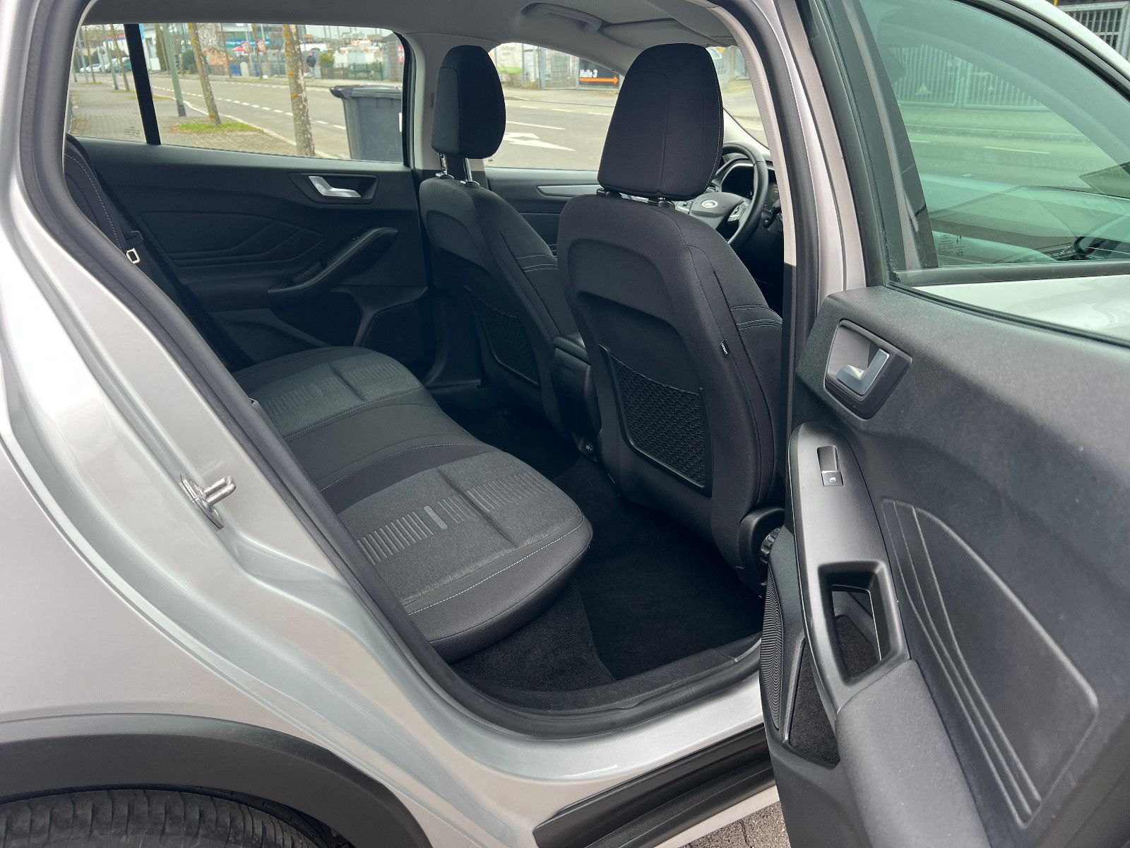 Ford Focus Turnier Active X Aut. - Samsaru's Car Outlet