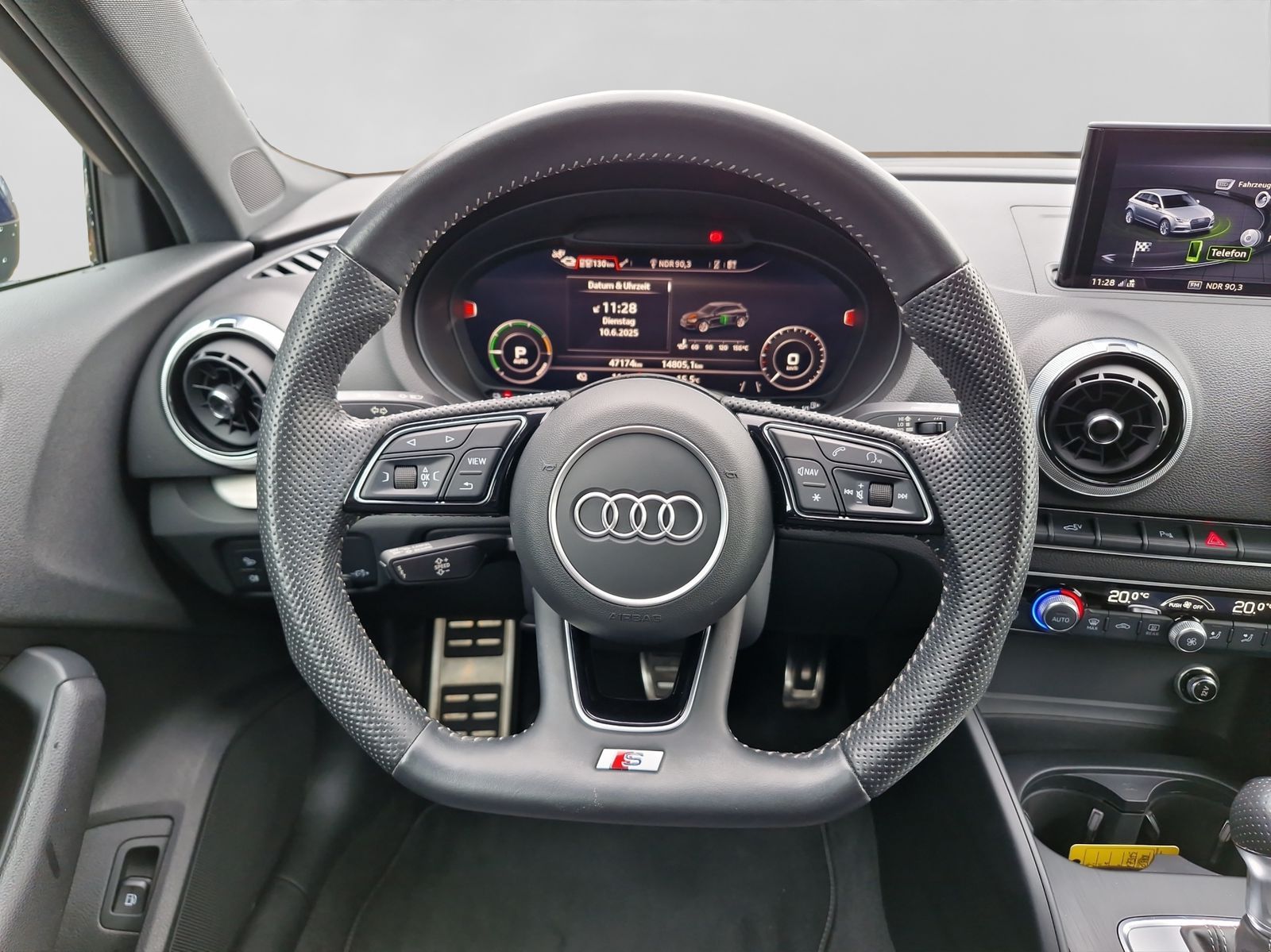 Audi A3 Sportback 40 TFSI e-tron S line - Samsaru's Car Outlet
