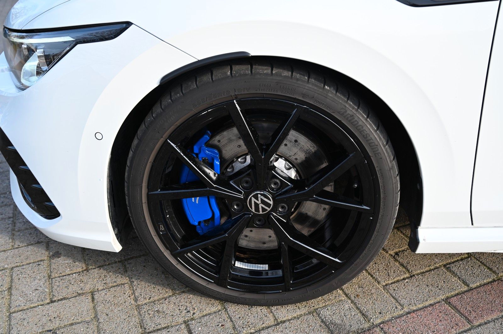 Volkswagen Golf VIII Lim. R 4Motion/ ACC / PANO / R-SPORT