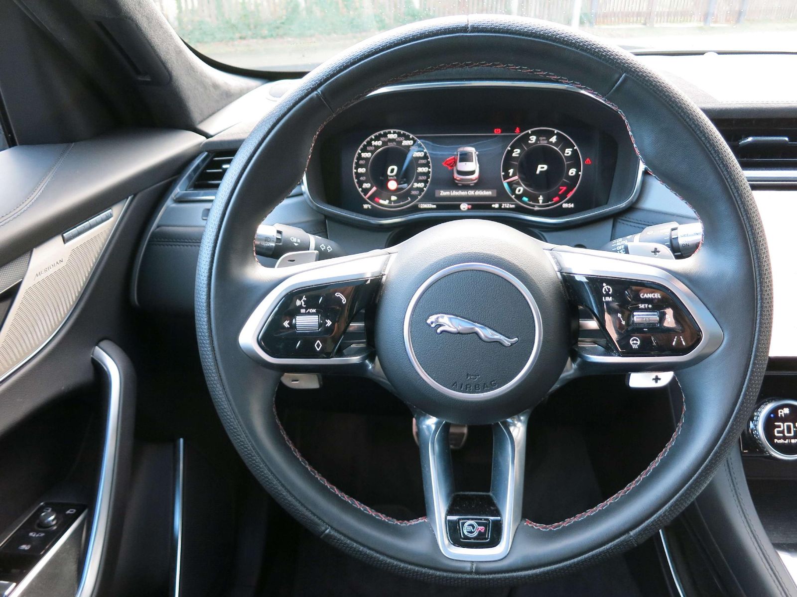 Jaguar F-Pace SVR AWD Subwoofer ACC HEAD-UP KAMERA 21