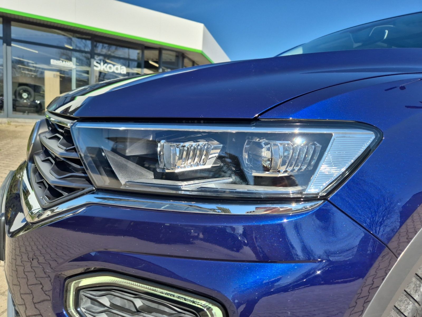 Volkswagen T-Roc TSI United - Samsaru's Car Outlet