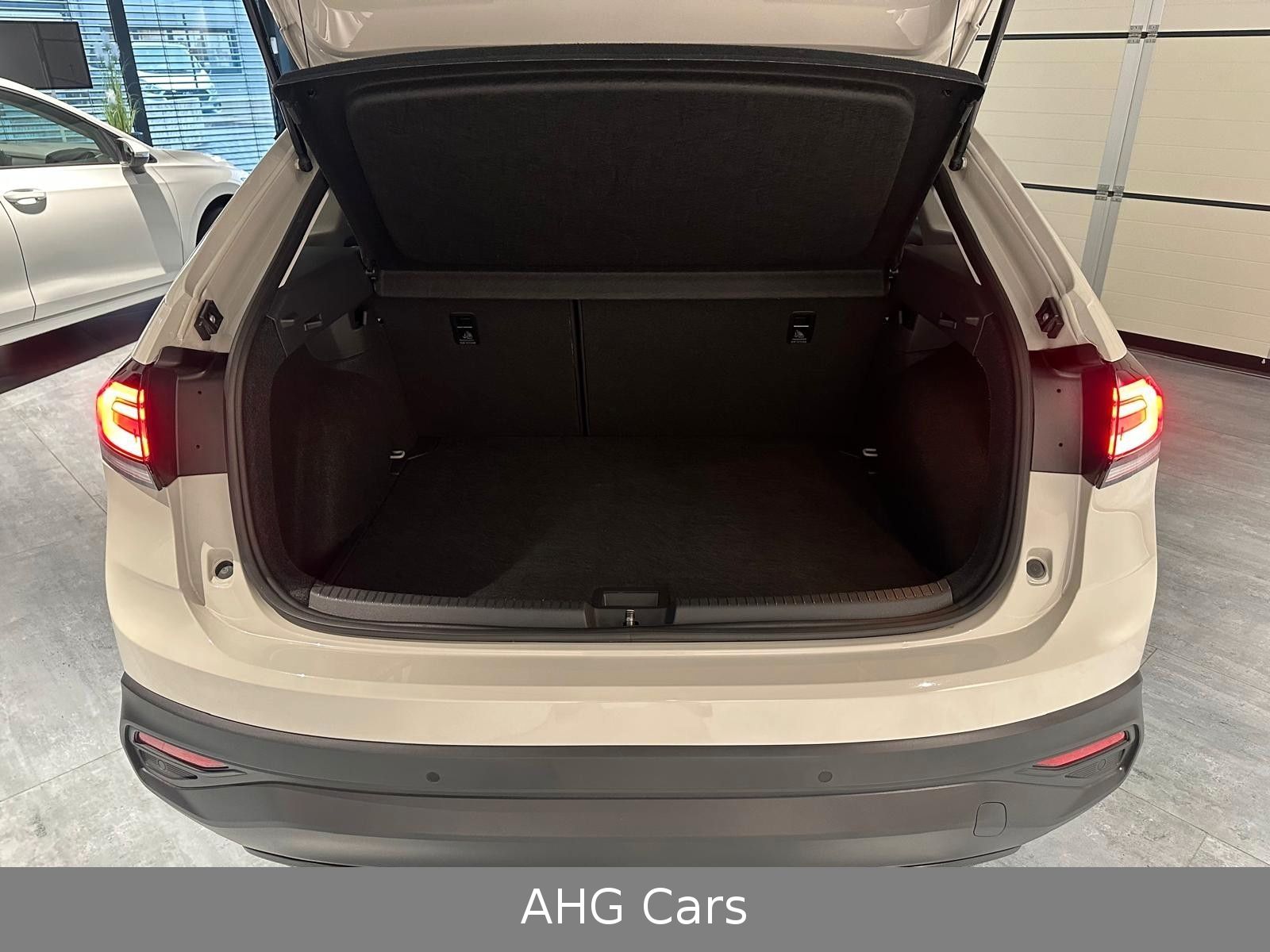 Volkswagen Taigo 1.0 TSI - Samsaru's Car Outlet
