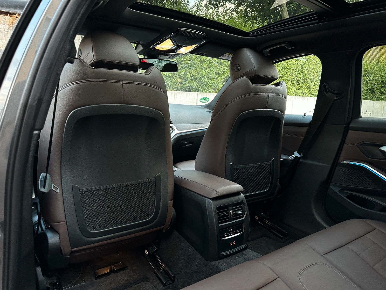 BMW 330e M Sport Shadow - Samsaru's Car Outlet