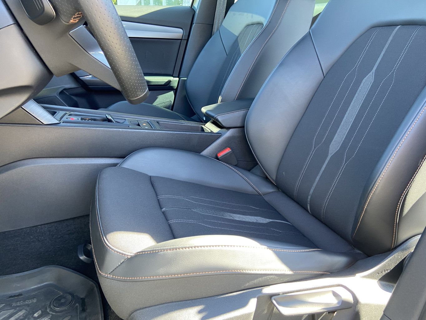 Cupra Formentor 1.4 TSI DSG eHybrid 19"+SAFE-DRIVING-X