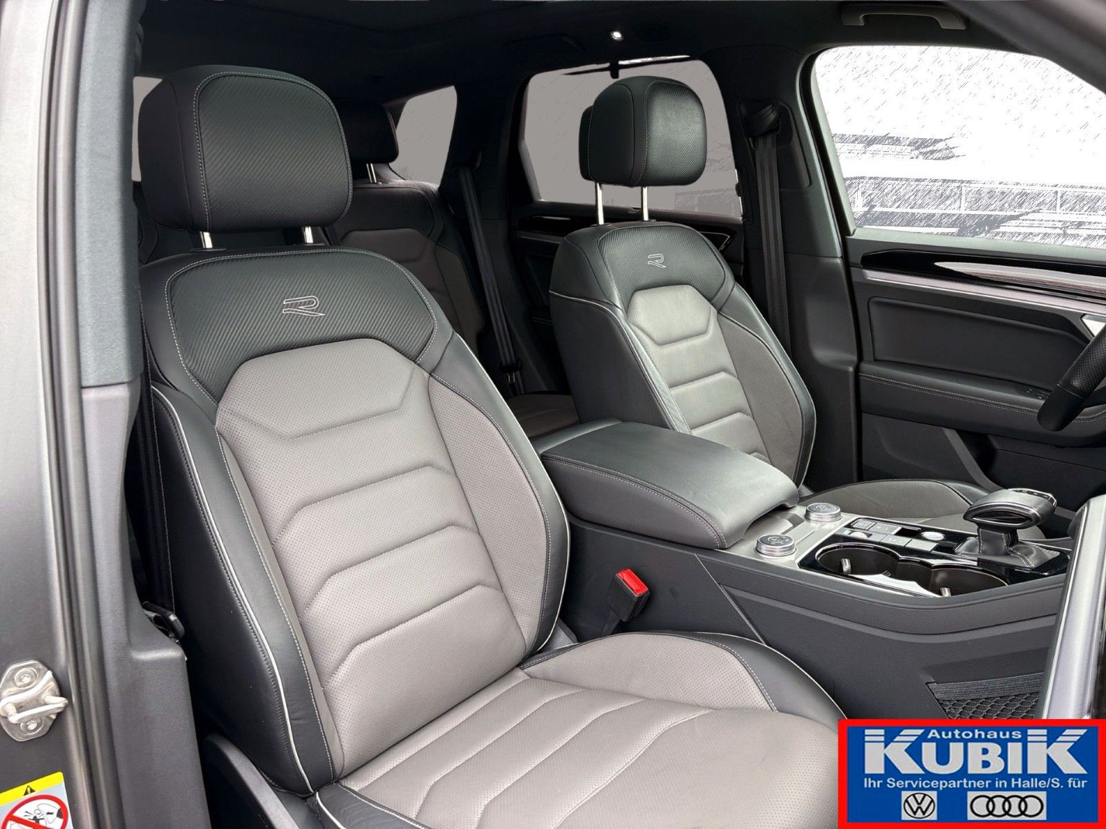 Volkswagen Touareg 3.0 TDI R-Line Black Style+Allradlenkung