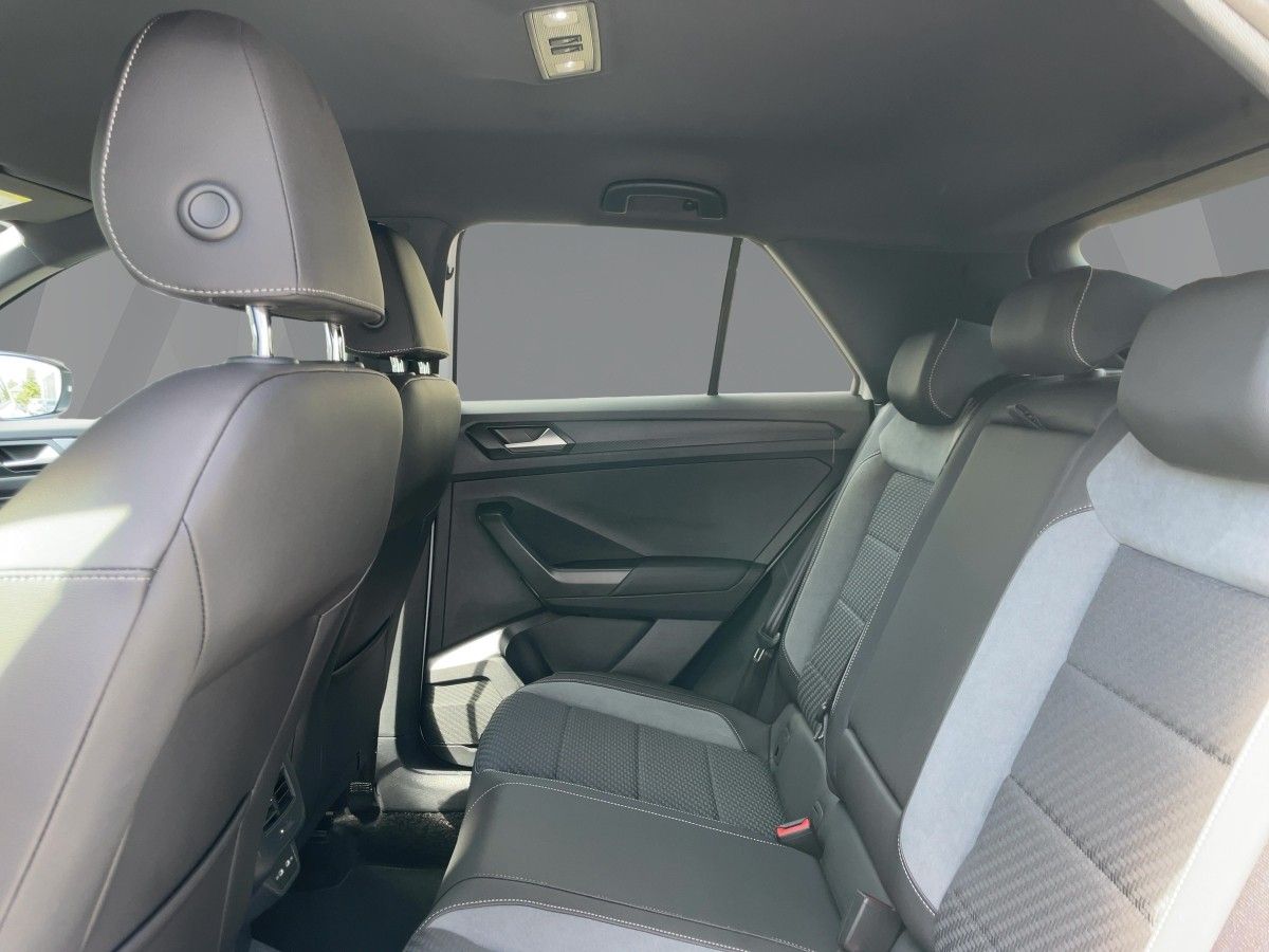 Volkswagen T-Roc 1.5 TSI Sport - Samsaru's Car Outlet