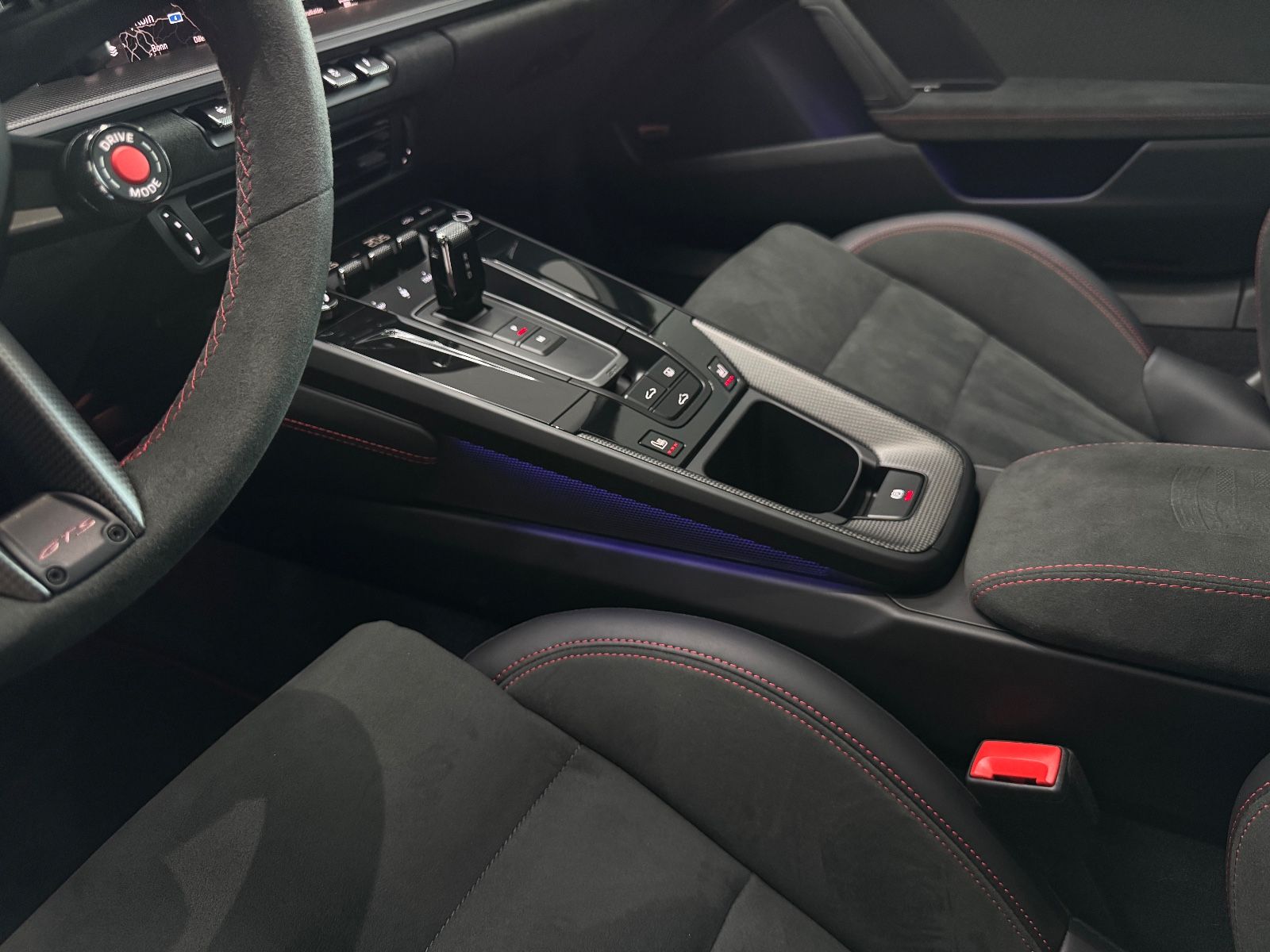 Porsche 992.2 Carrera GTS - Samsaru's Car Outlet