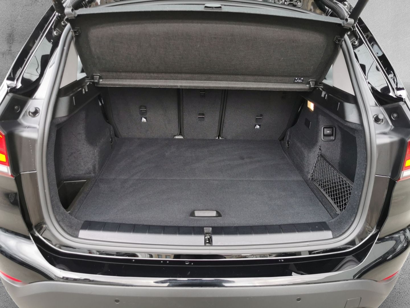 BMW X1 xDRIVE 25e ADVANTAGE - Samsaru's Car Outlet