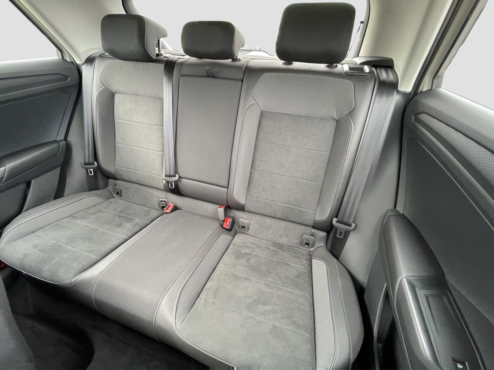 Volkswagen T-Roc 2.0 TDI DSG Style - Samsaru's Car Outlet