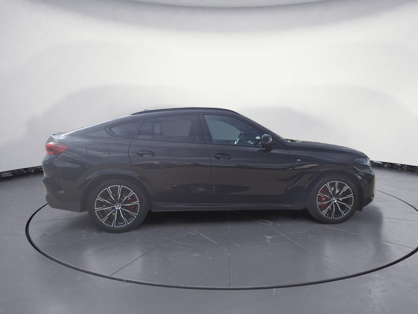 BMW X6 xDrive30d M SPORT PRO AHK Iconic Glow Driving