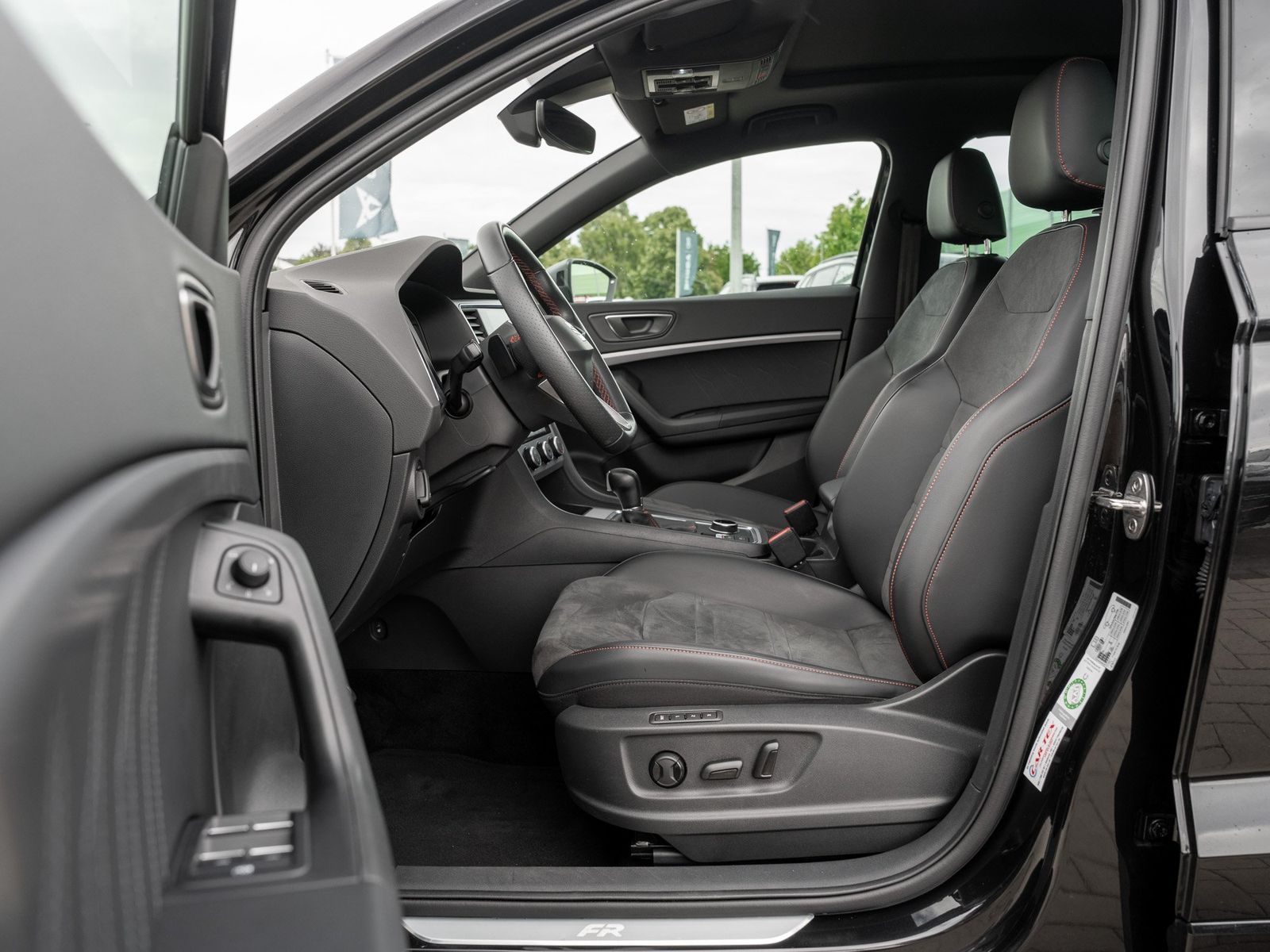 Seat ATECA FR 1.5 TSI DSG AHK Kam. Navi Pano Sportp.