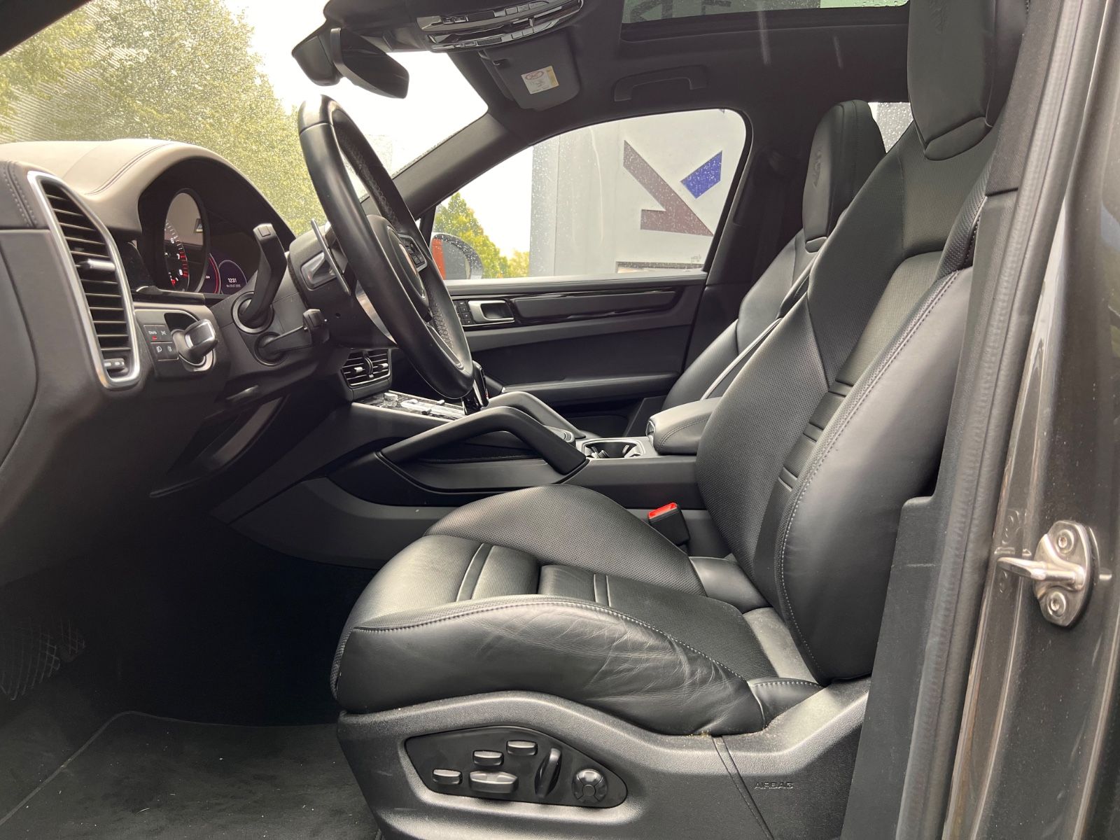 Porsche Cayenne E-Hyb. #SPORT DESIGN! PDCC! ULTRA VOLL!