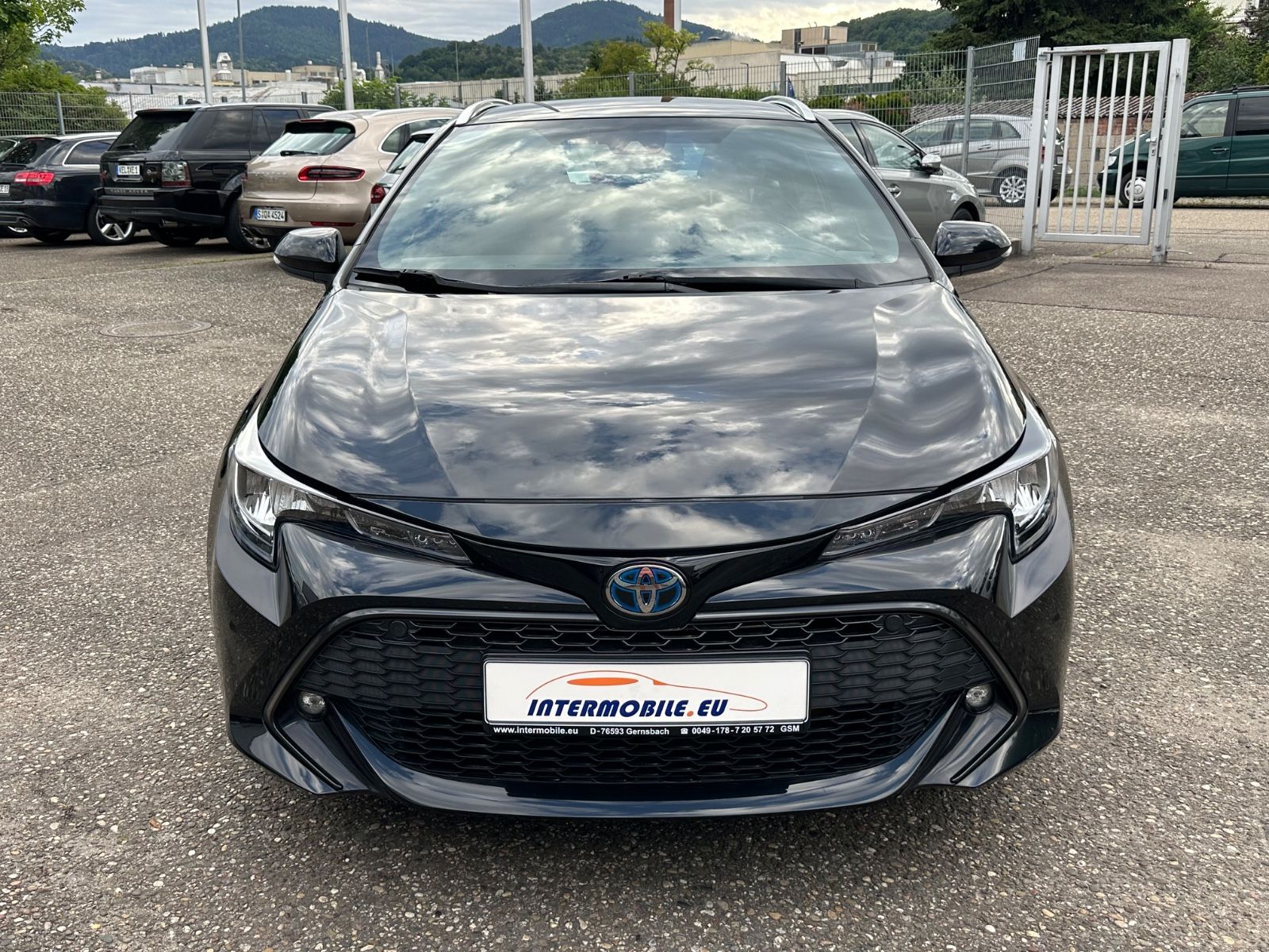 Toyota Corolla Touring Sports Hybrid - Samsaru's Car Outlet