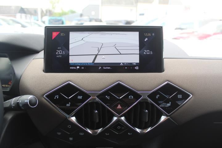 DS Automobiles DS3 CROSSBACK SO CHIC PT 130 AUTOMATIK,LEDERF,NA