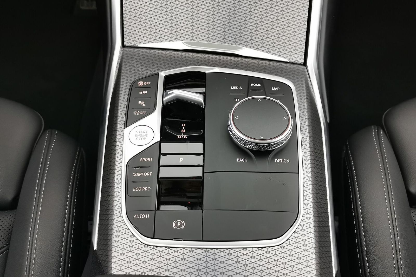BMW 320i M Sport|PANO|ACC|HUD|360°|LED|SHZG|AHK
