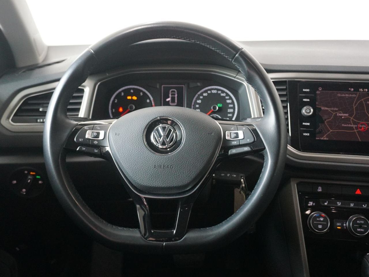 Volkswagen T-Roc Style 1.5 TSI - Samsaru's Car Outlet