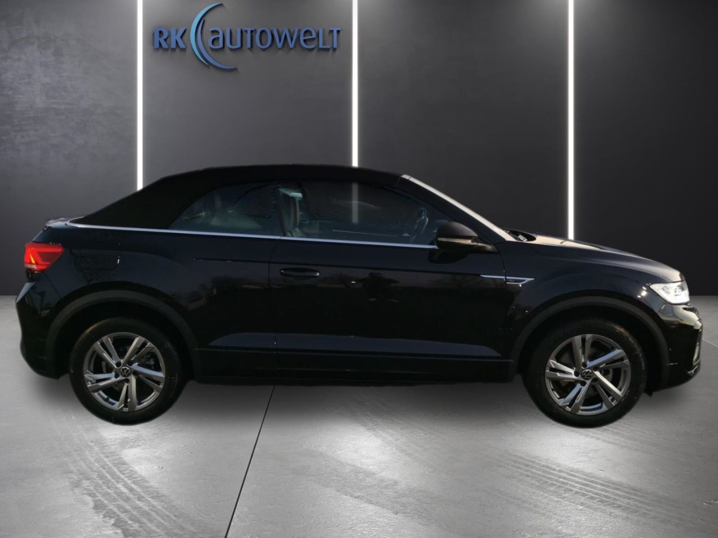 Volkswagen T-Roc R-Line - Samsaru's Car Outlet