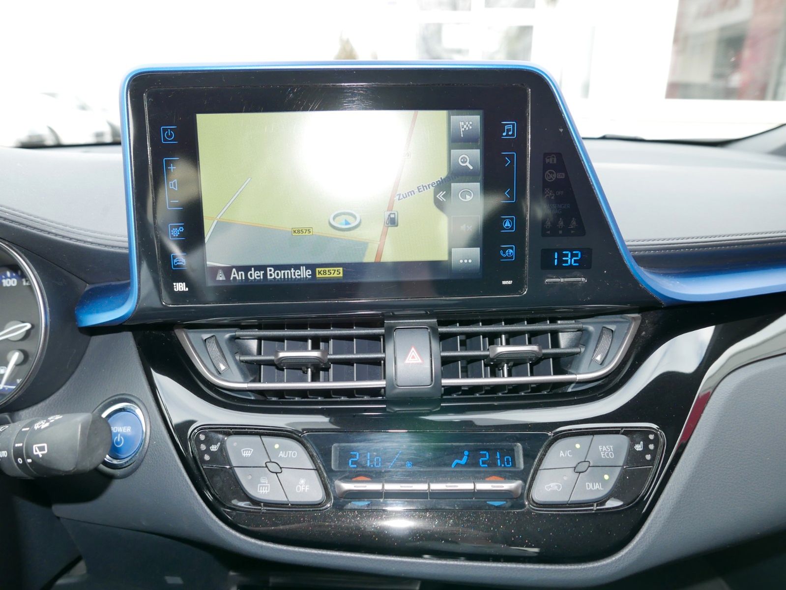 Toyota C-HR Hybrid Style Selection - Samsaru's Car Outlet