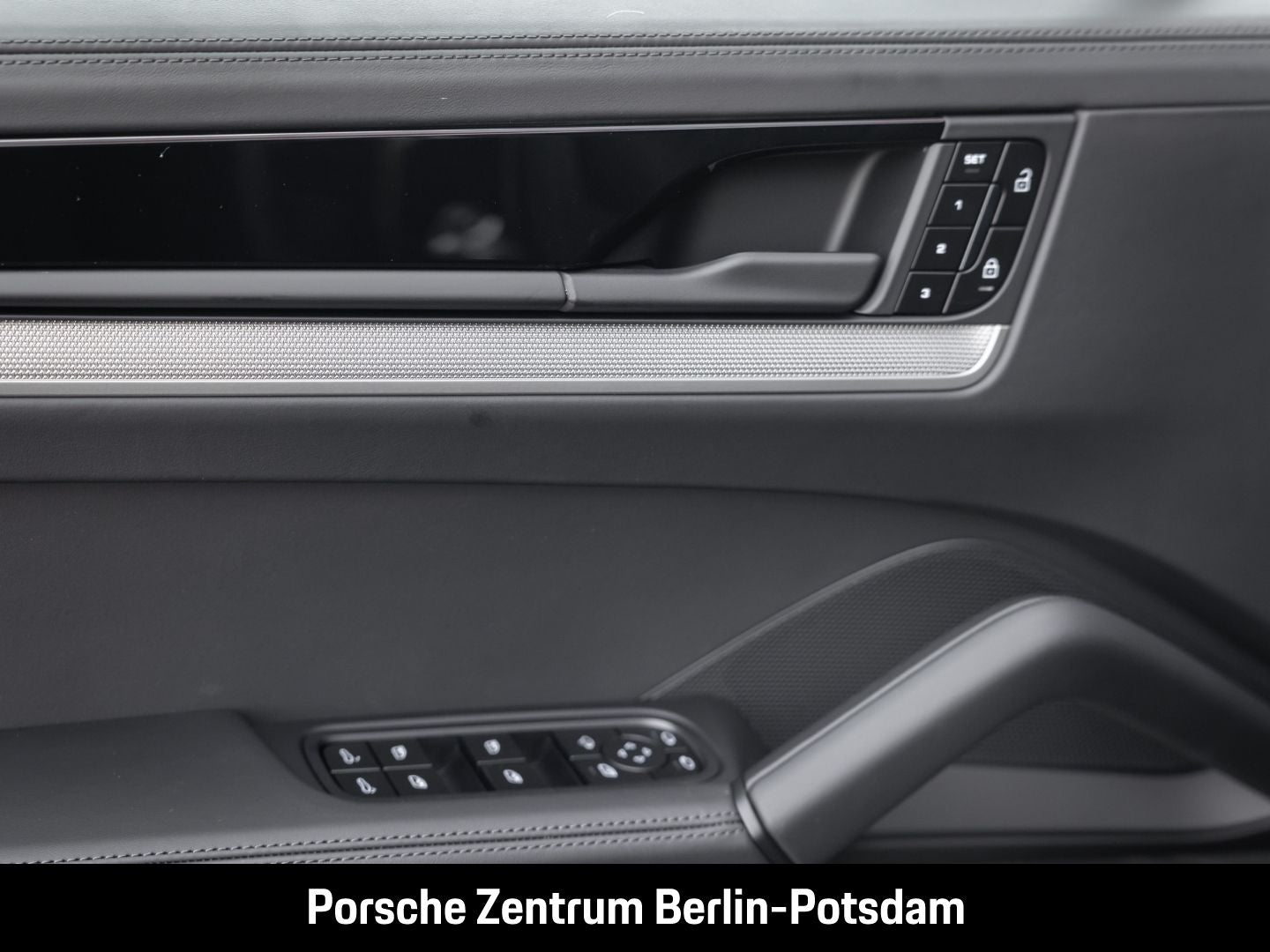Porsche Cayenne S Sportabgas Surround-View LED-Matrix