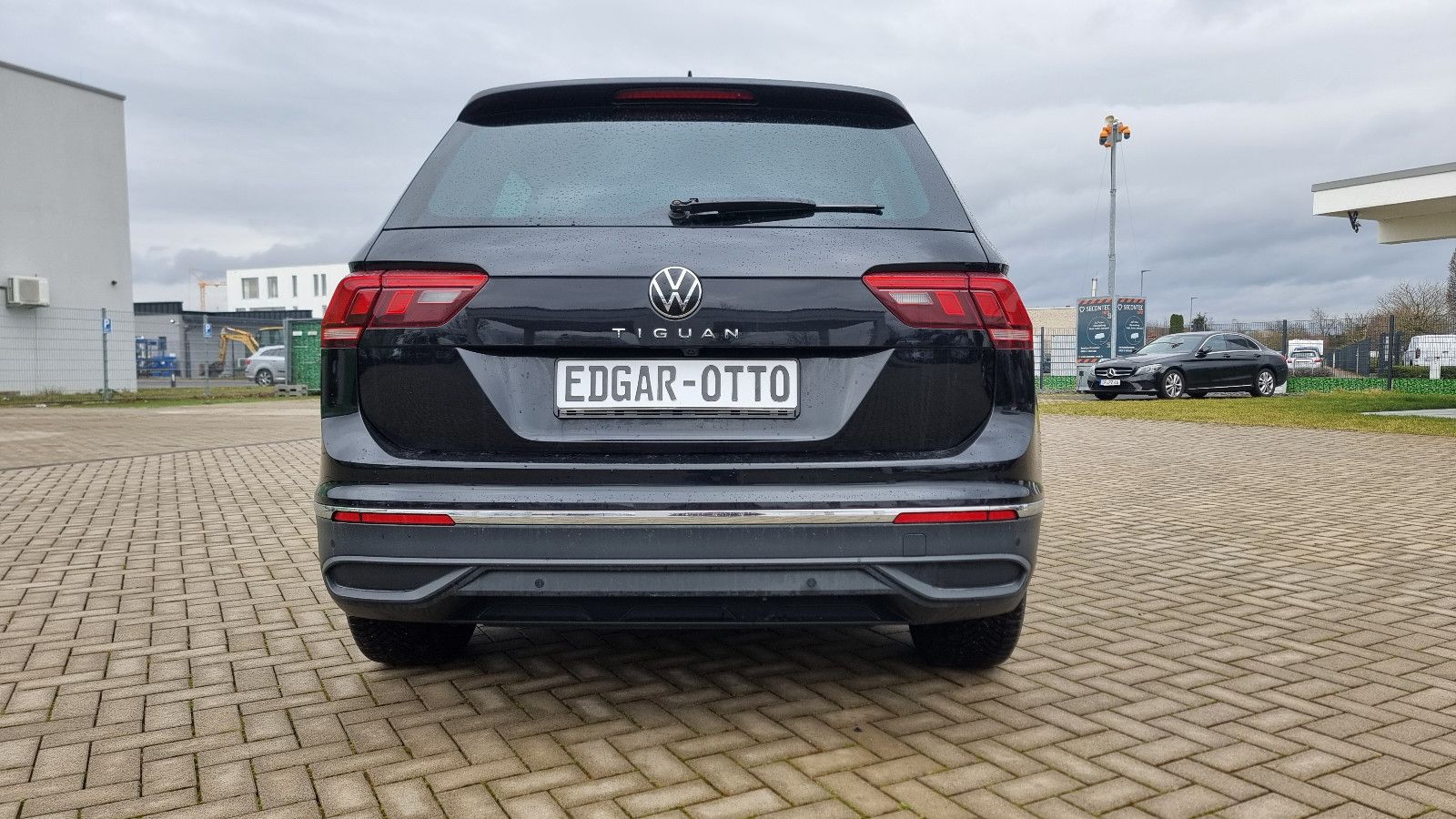 Volkswagen Tiguan Acti - Samsaru's Car Outlet