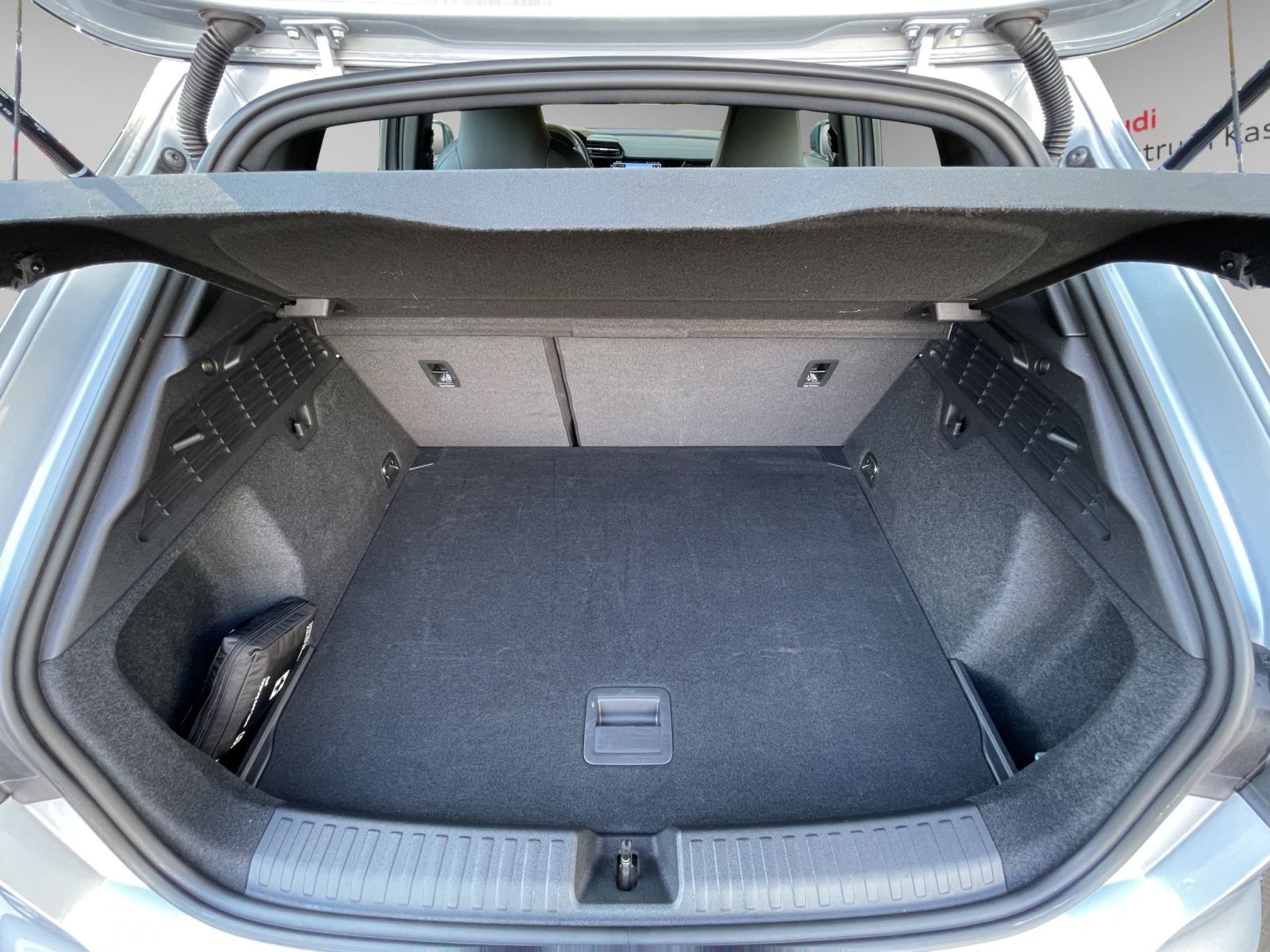 Audi A3 Sportback 30 TFSI LED Navi PDC+ Teilleder