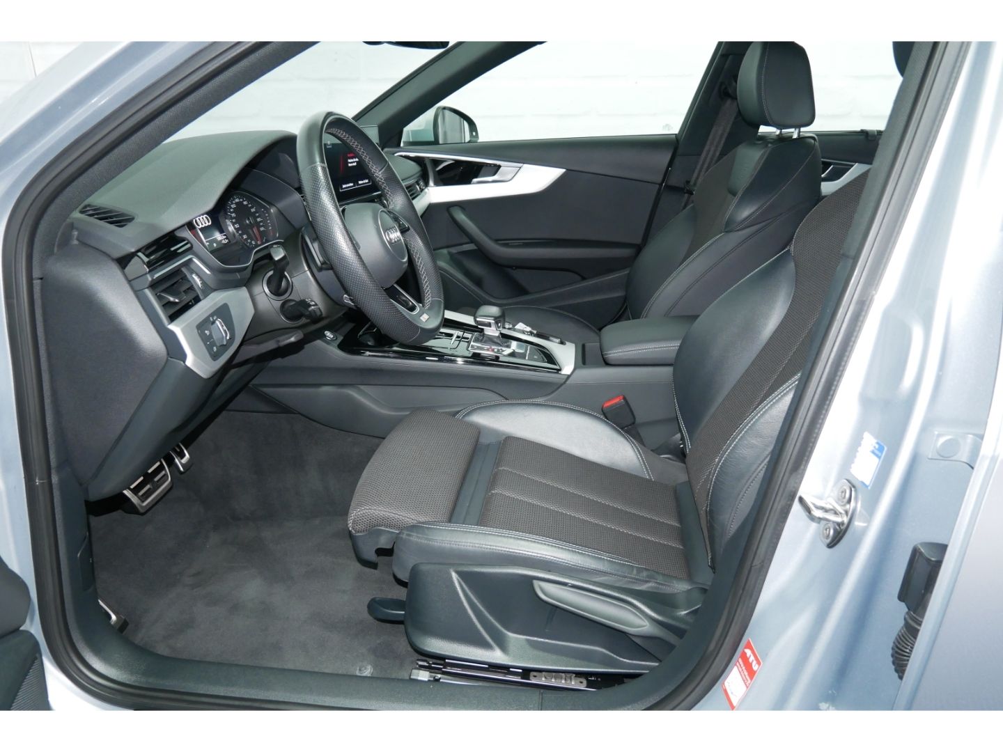 Audi A4 50 TDI q S line LED+Navi+Leder+Sportsitze+19'