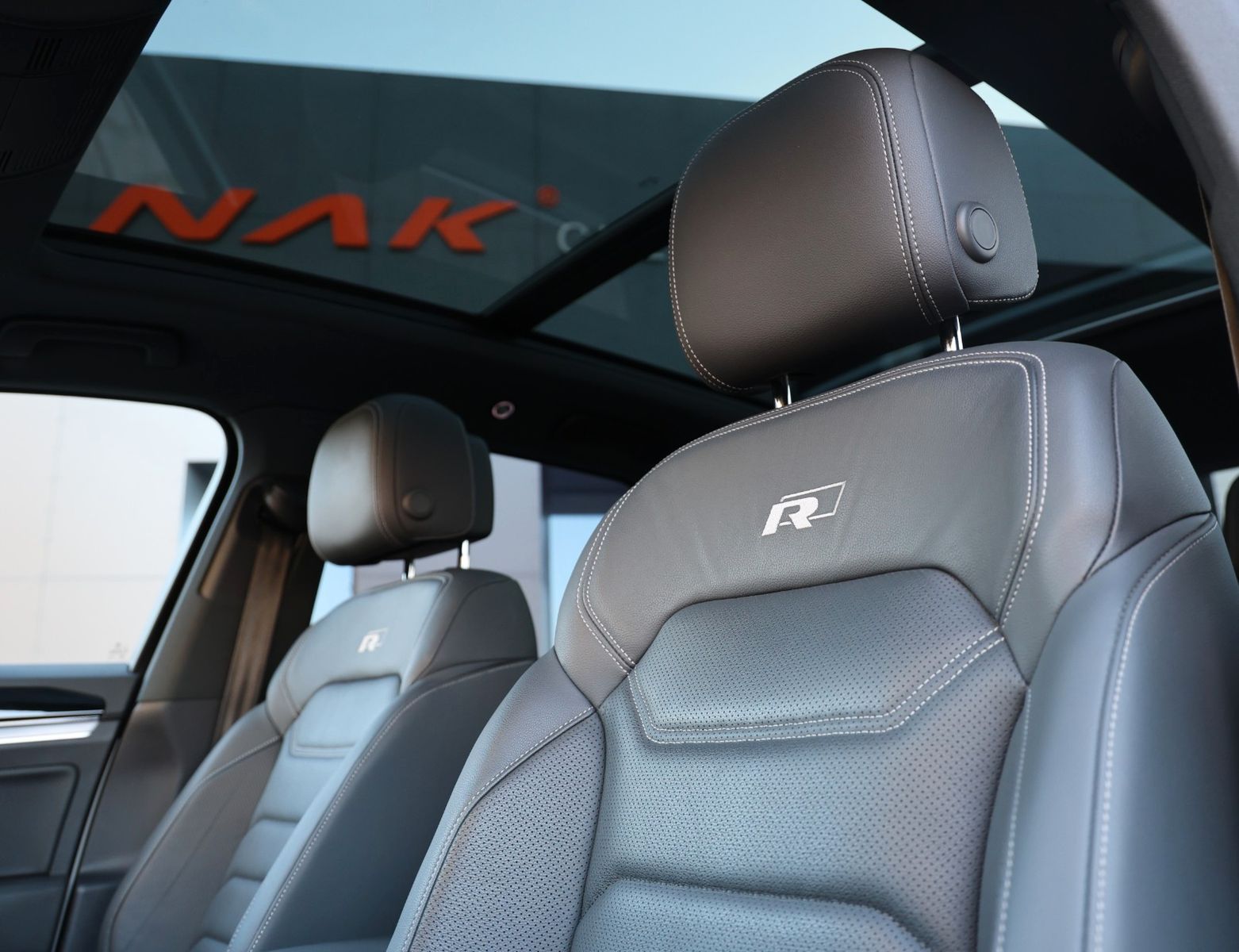 Volkswagen Touareg R-Line V8 TDI 4Mo. AHK Pano 360° Massage