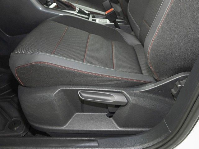 Volkswagen T-Roc 1.5 TSI DSG Sport R-Line - Samsaru's Car Outlet