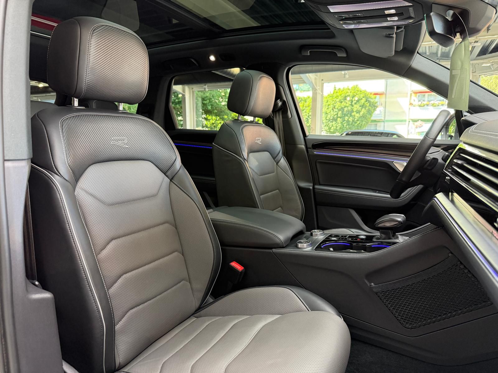 Volkswagen Touareg 3.0 TDI 4M R-Line Pano*HuD*StHzg*Massage