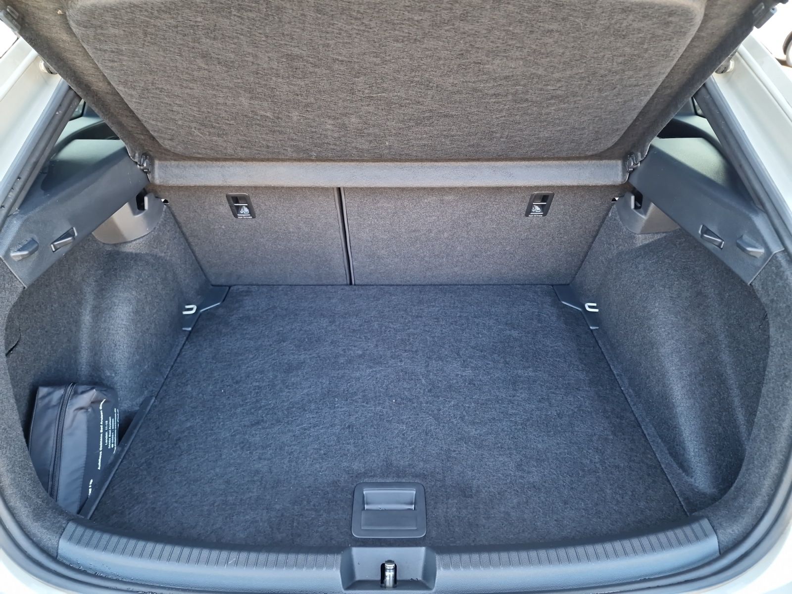 Volkswagen Taigo 1.0 TSI R-Line - Samsaru's Car Outlet