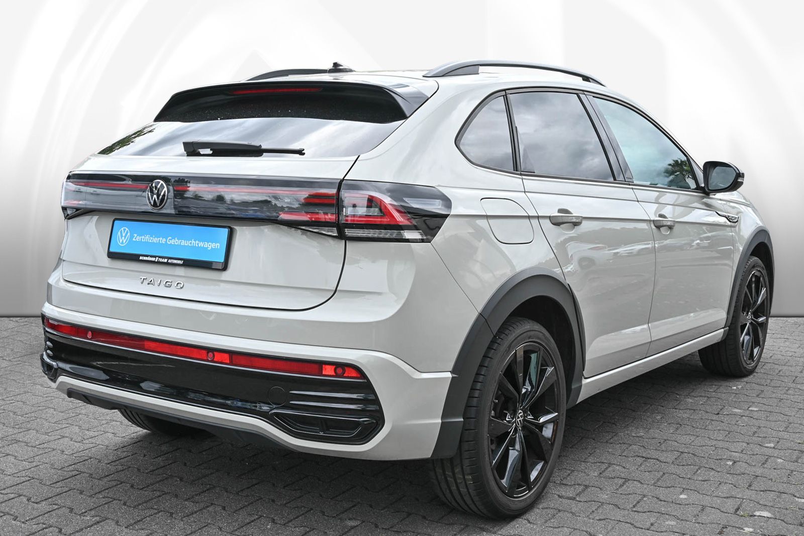 Volkswagen Taigo 1.0 TSI DSG R-Line Black - Samsaru's Car Outlet