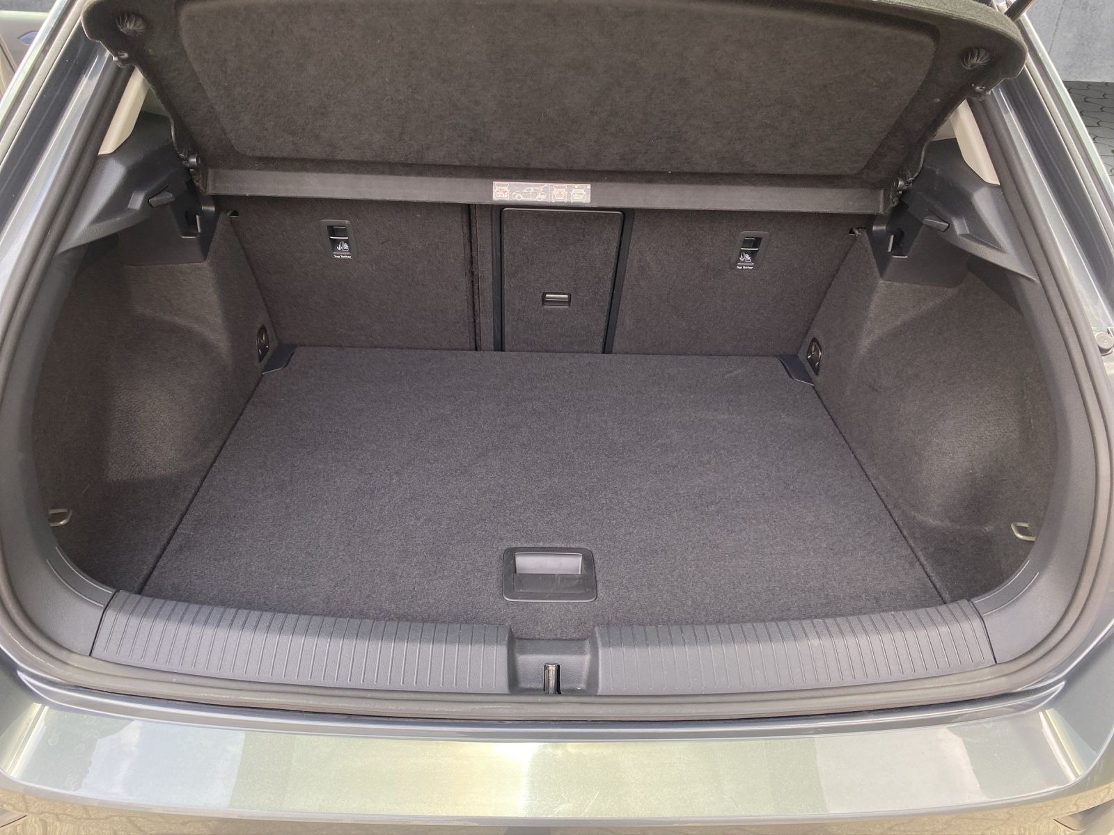 Volkswagen T-Roc United 1.5TSI DSG - Samsaru's Car Outlet