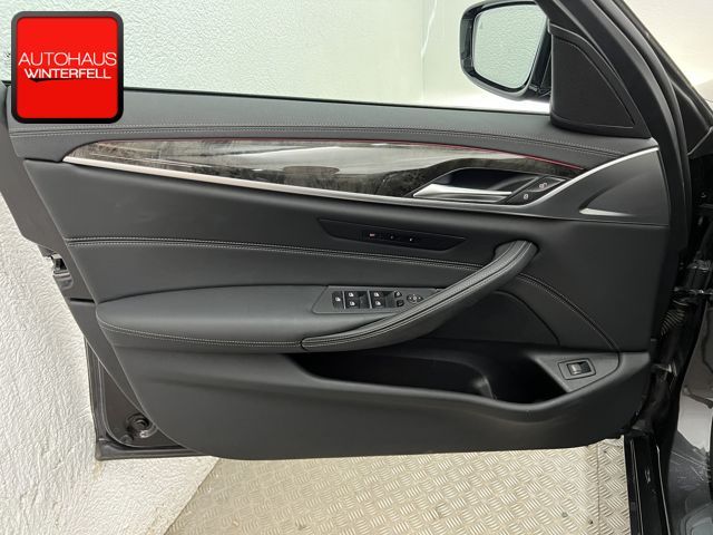 BMW 530 i xDrive Touring Luxury Line PANO+AHK+STANDH