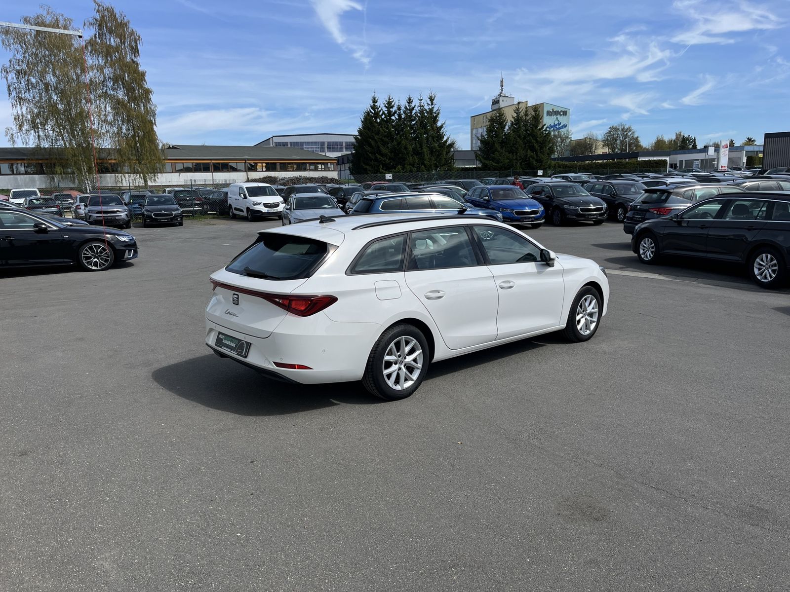 Seat Leon SP 2.0 TDI DSG Style 141€ m.20% Anz.AHK Nav