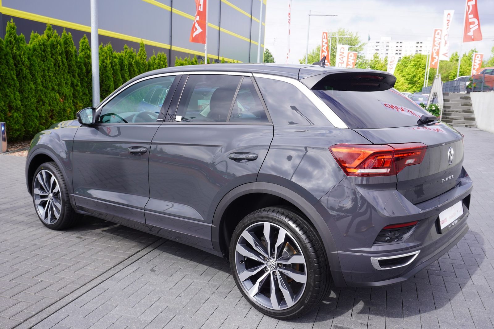 Volkswagen T-Roc 1.5 16V TSI United - Samsaru's Car Outlet